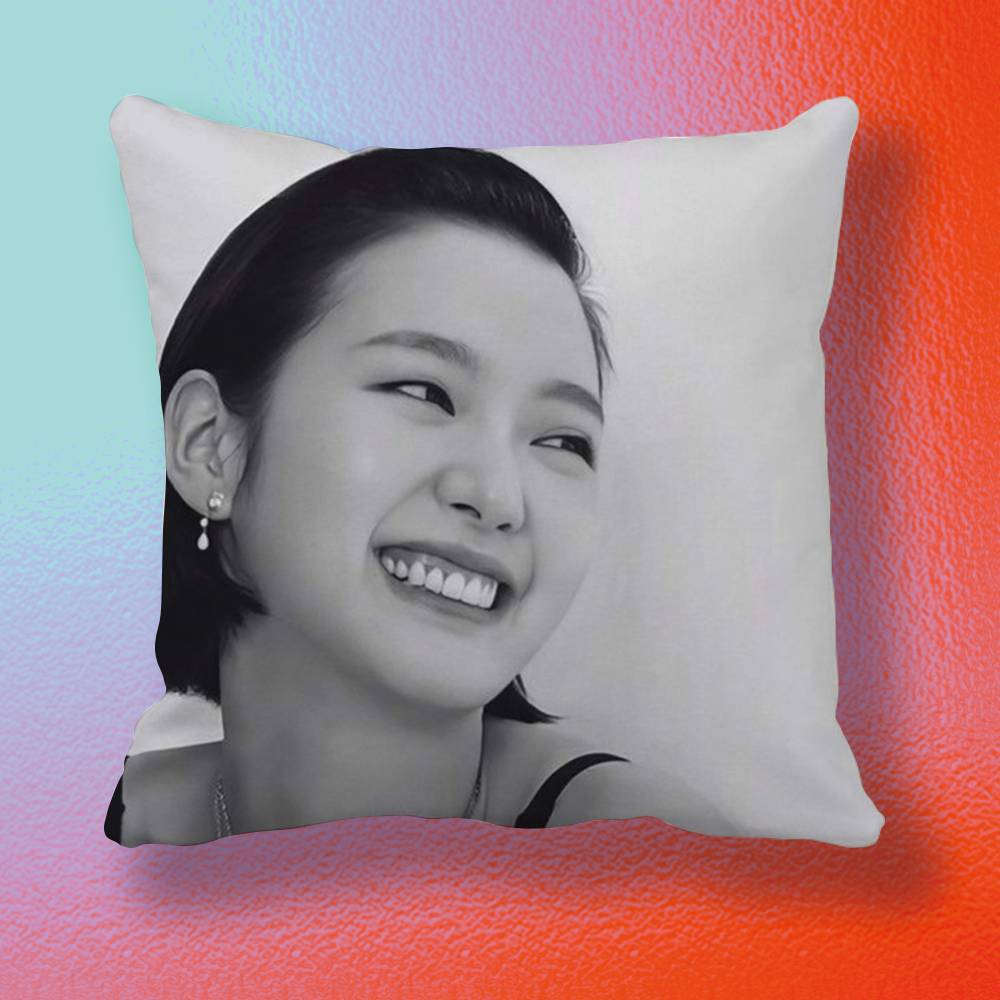 Korean Actor  Kim Go-eun  Pill - огляд і ціна Home Textiles Definition